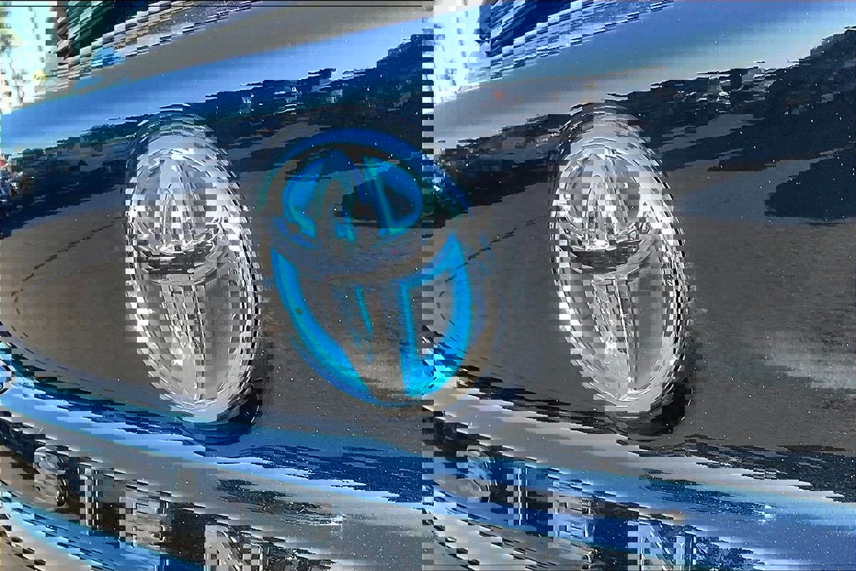 Used 2023 Toyota Sienna XLE image 7