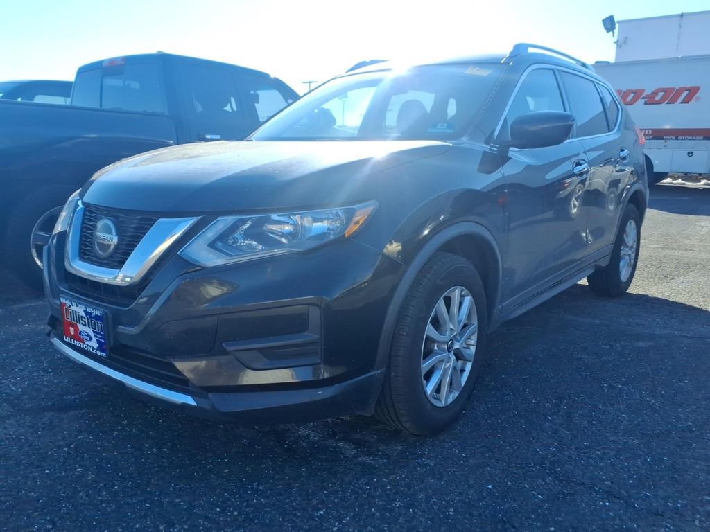 Used 2018 Nissan Rogue SV image 3