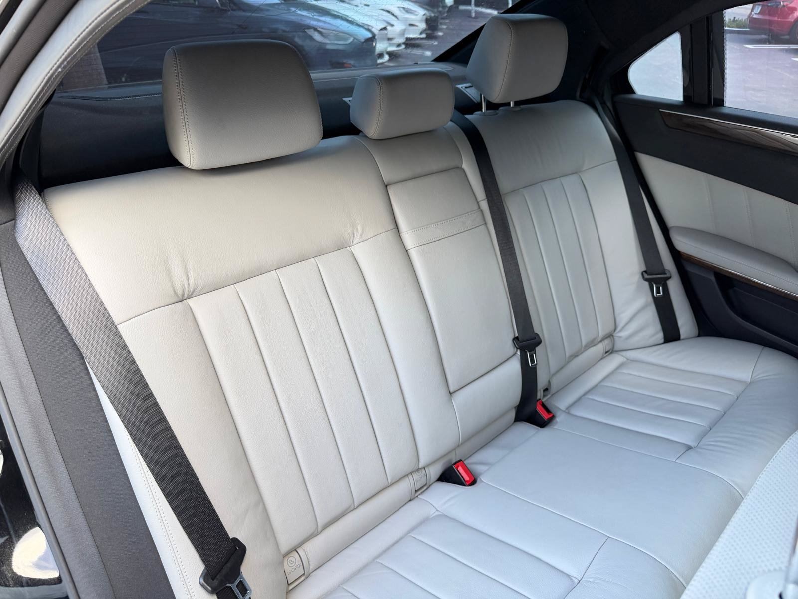 Used 2010 Mercedes-Benz E 550 Sedan image 43