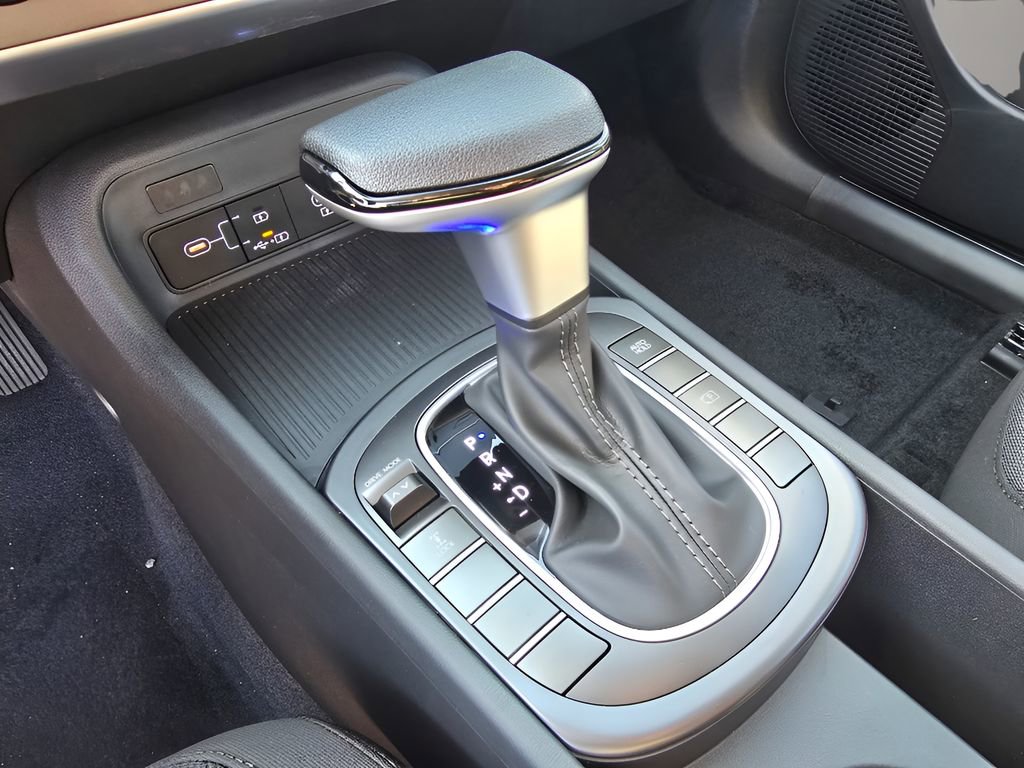 New 2026 Hyundai Kona SE image 19