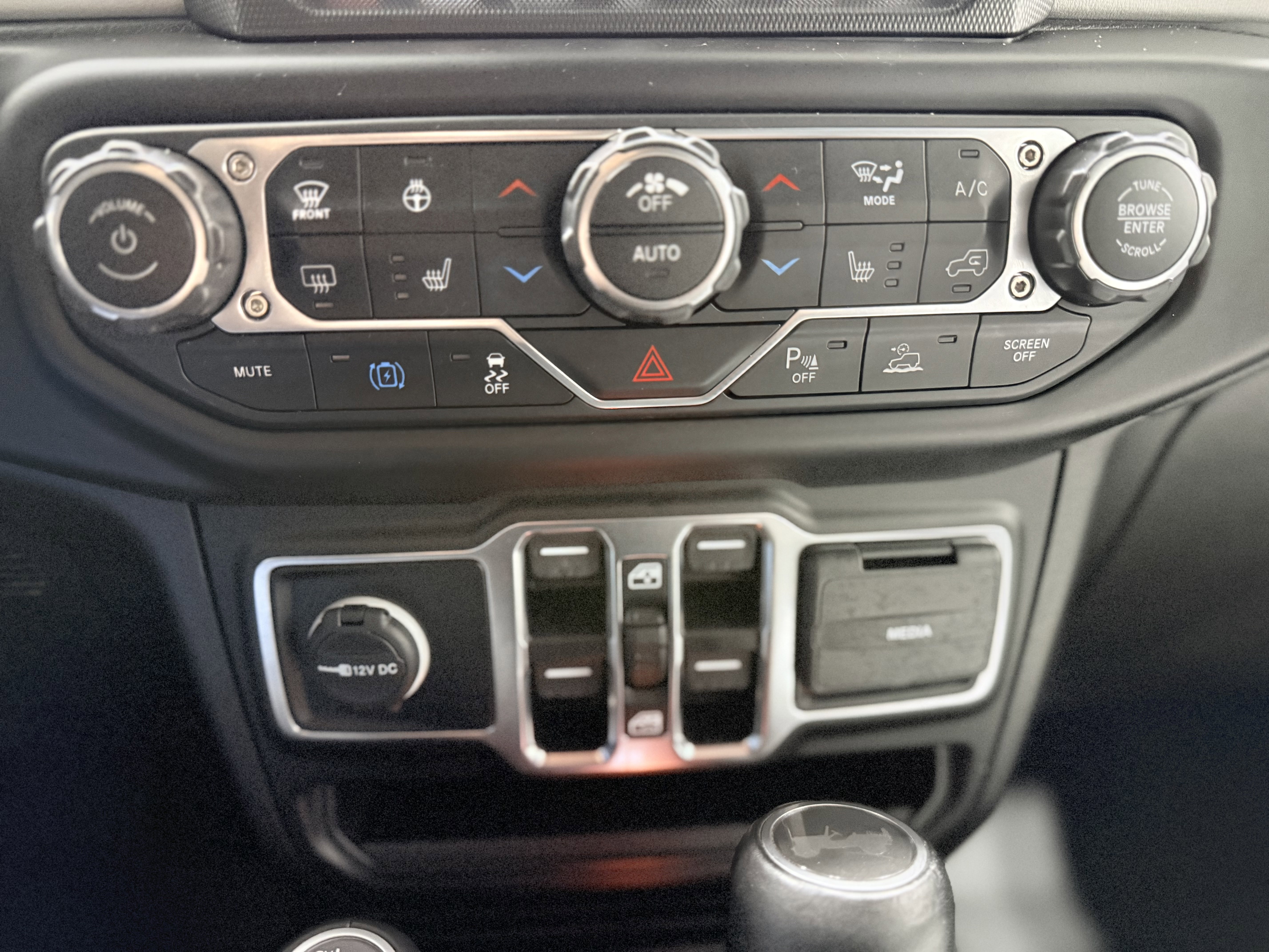 Used 2022 Jeep Wrangler Unlimited Sahara image 19