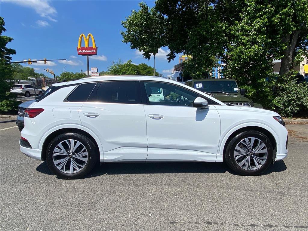 Used 2023 Audi Q4 e-tron Premium Plus w/ Premium Plus RWD image 2