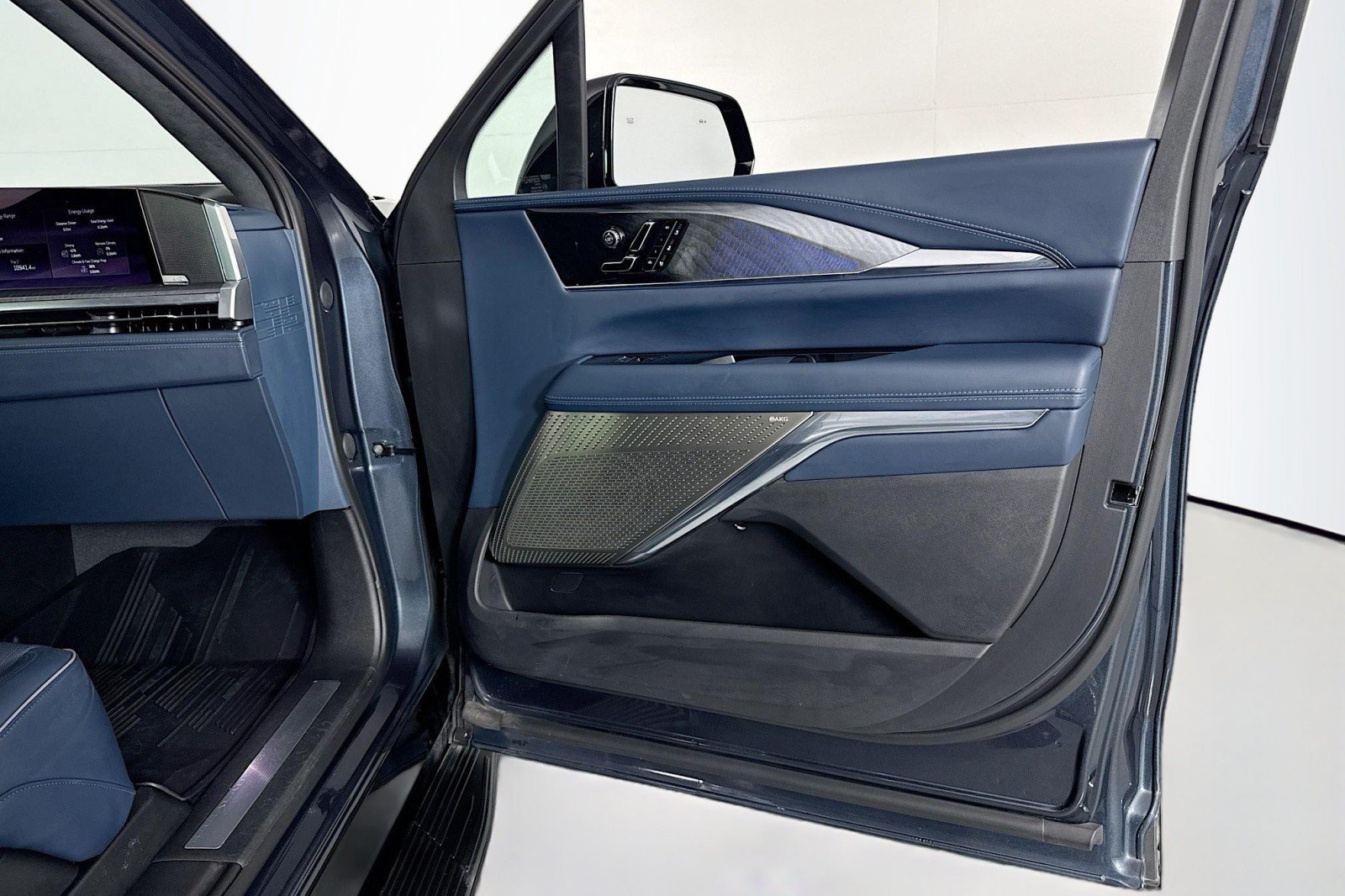 Used 2026 Cadillac Escalade IQ Luxury 2 w/ LPO, Floor Liner Package AWD/4WD image 24