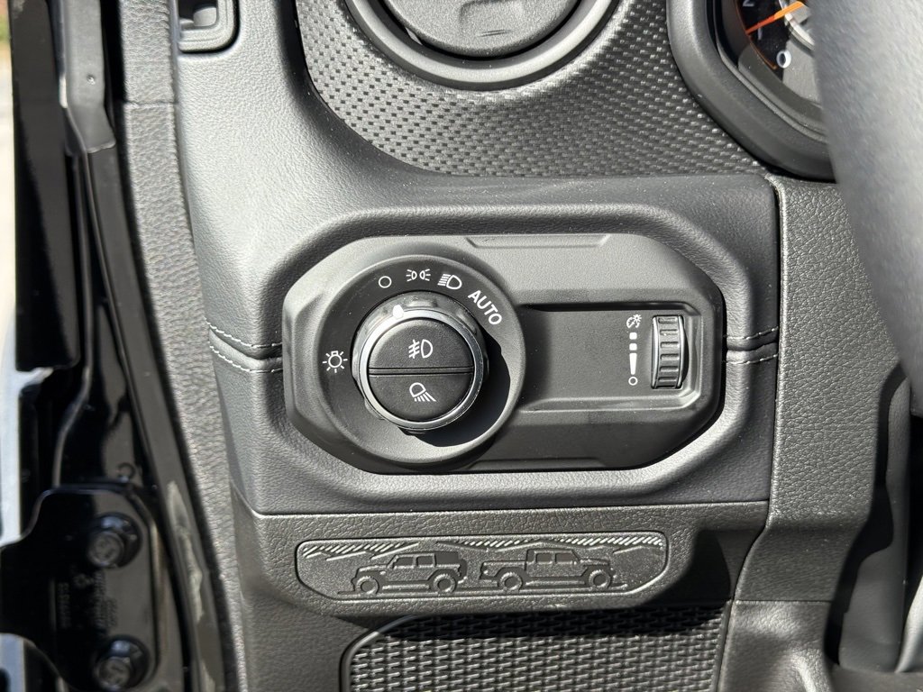 New 2026 Jeep Gladiator Mojave image 18