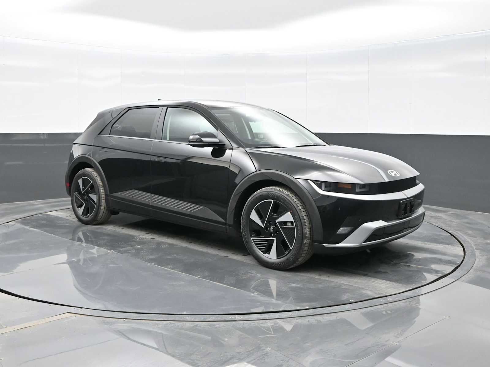 New 2025 Hyundai Ioniq 5 SE image 1