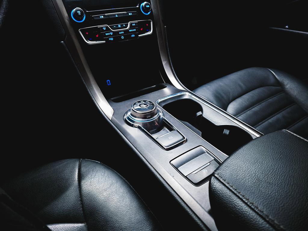 Used 2017 Ford Fusion SE w/ Fusion SE Technology Package image 30