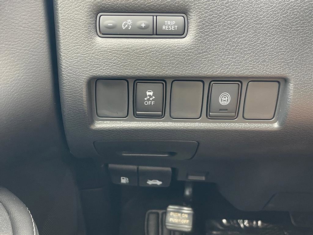 Used 2023 Nissan Murano SV w/ SV Midnight Edition Package FWD image 18