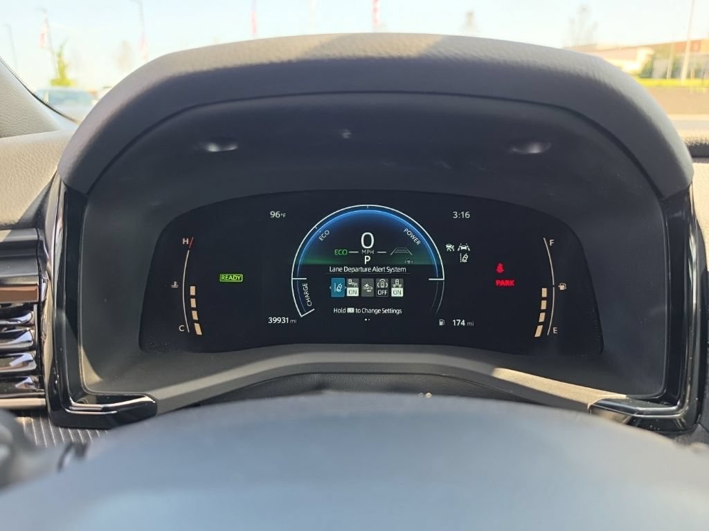Used 2025 Toyota Camry SE FWD image 12