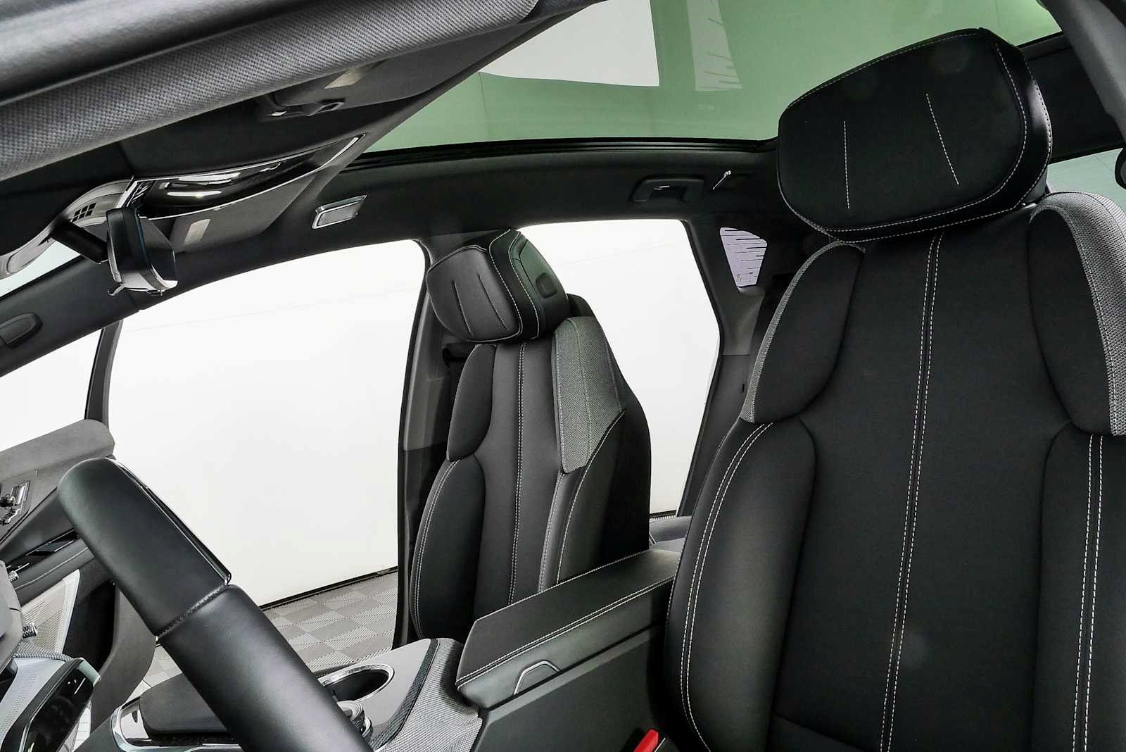 Certified 2025 Cadillac Optiq Luxury 1 AWD/4WD image 9