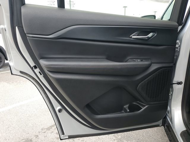 New 2024 Jeep Grand Cherokee L Laredo w/ Trailer Tow Package image 10