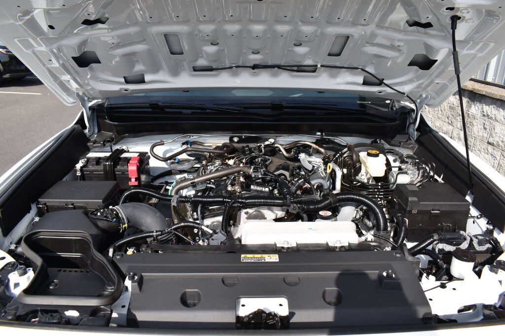 Certified 2025 Toyota Tacoma SR5 AWD/4WD image 27