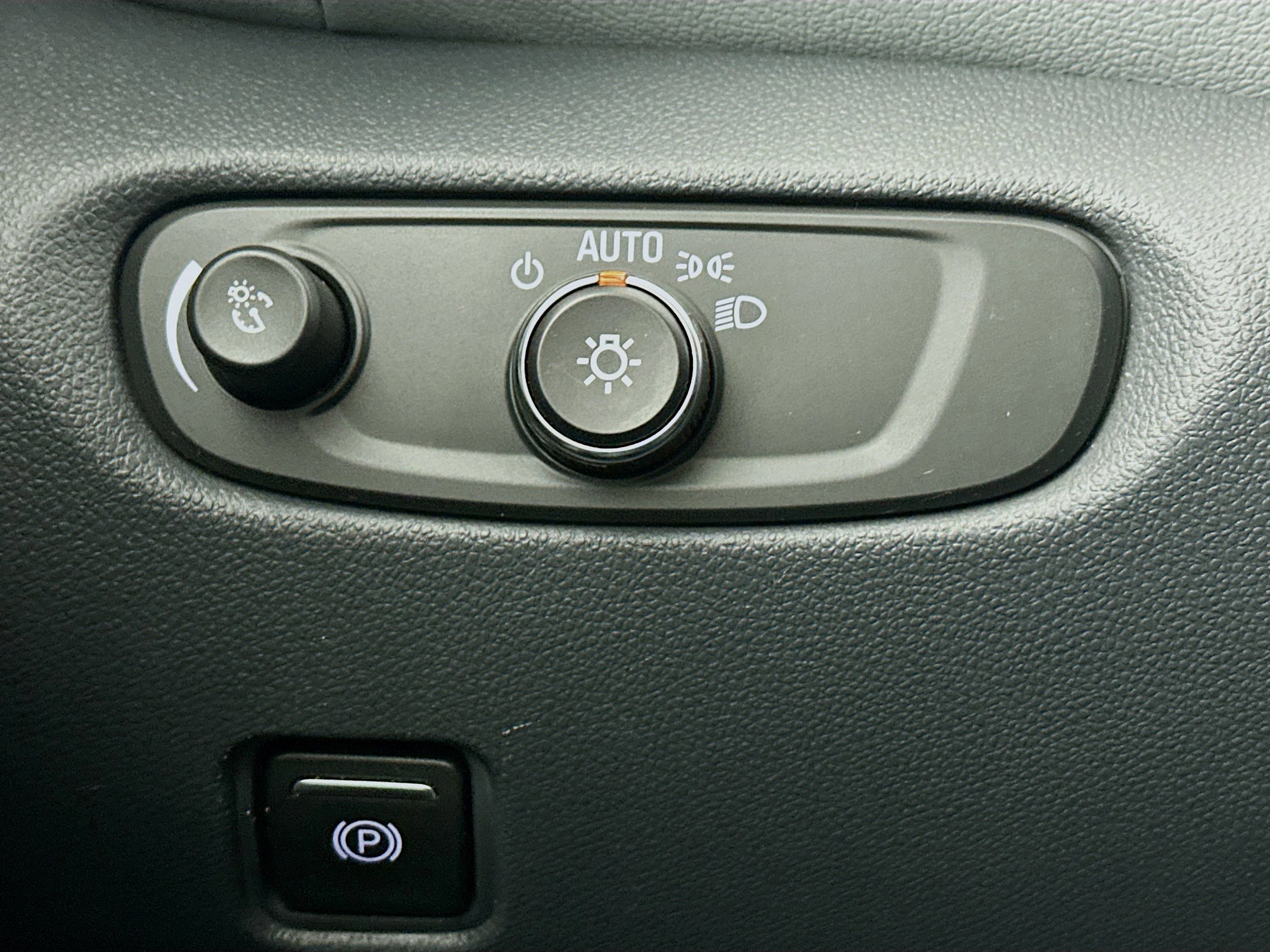 Used 2020 Chevrolet Blazer LT w/ Sound & Technology Package image 16