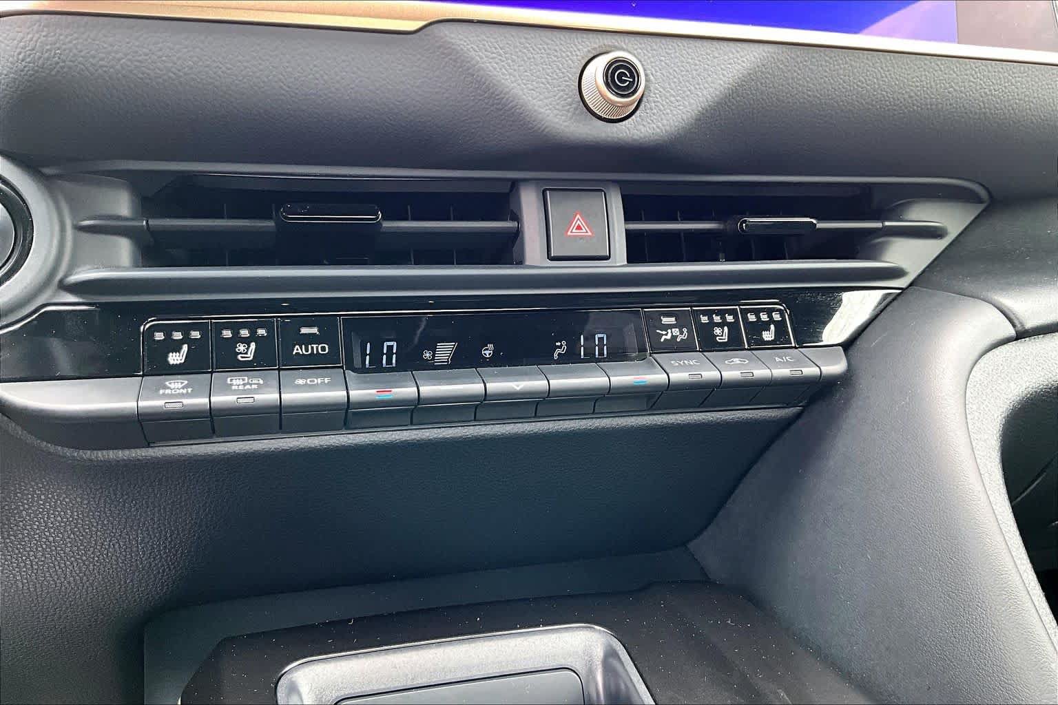Used 2024 Toyota Crown Platinum AWD/4WD image 35