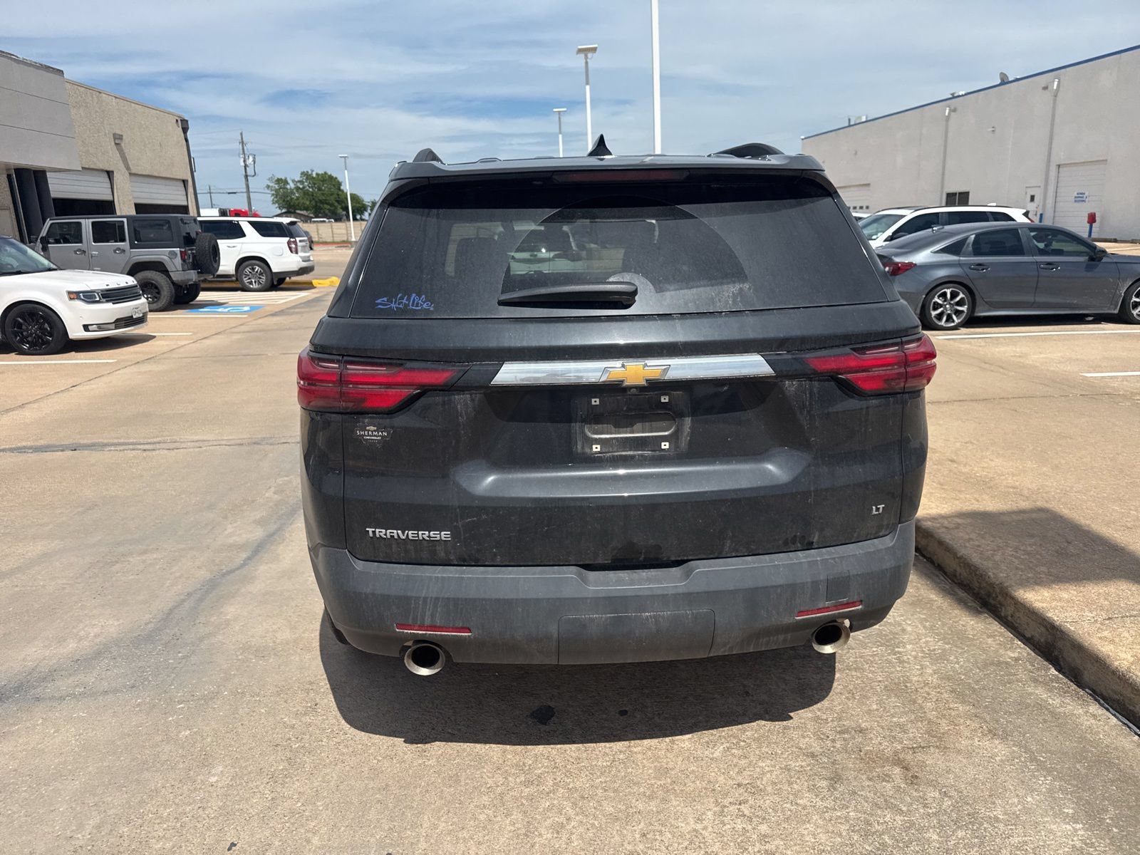 Used 2023 Chevrolet Traverse LT w/ LPO, Floor Liner Package FWD image 6