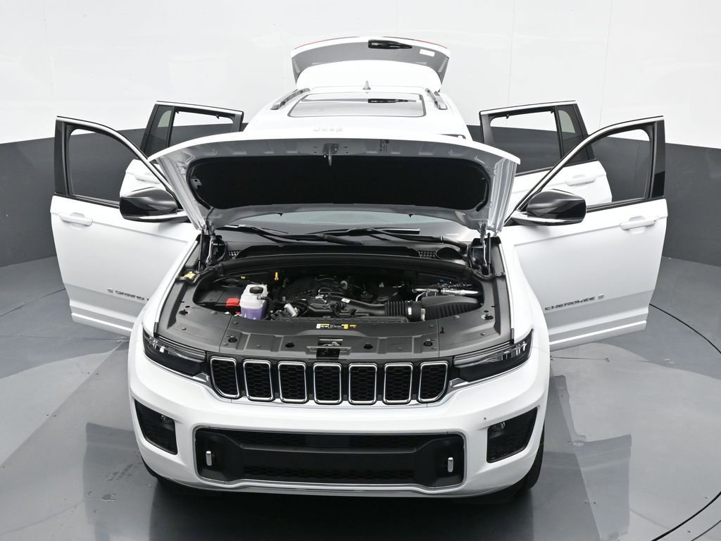 Used 2024 Jeep Grand Cherokee Overland w/ Luxury Tech Group IV image 74