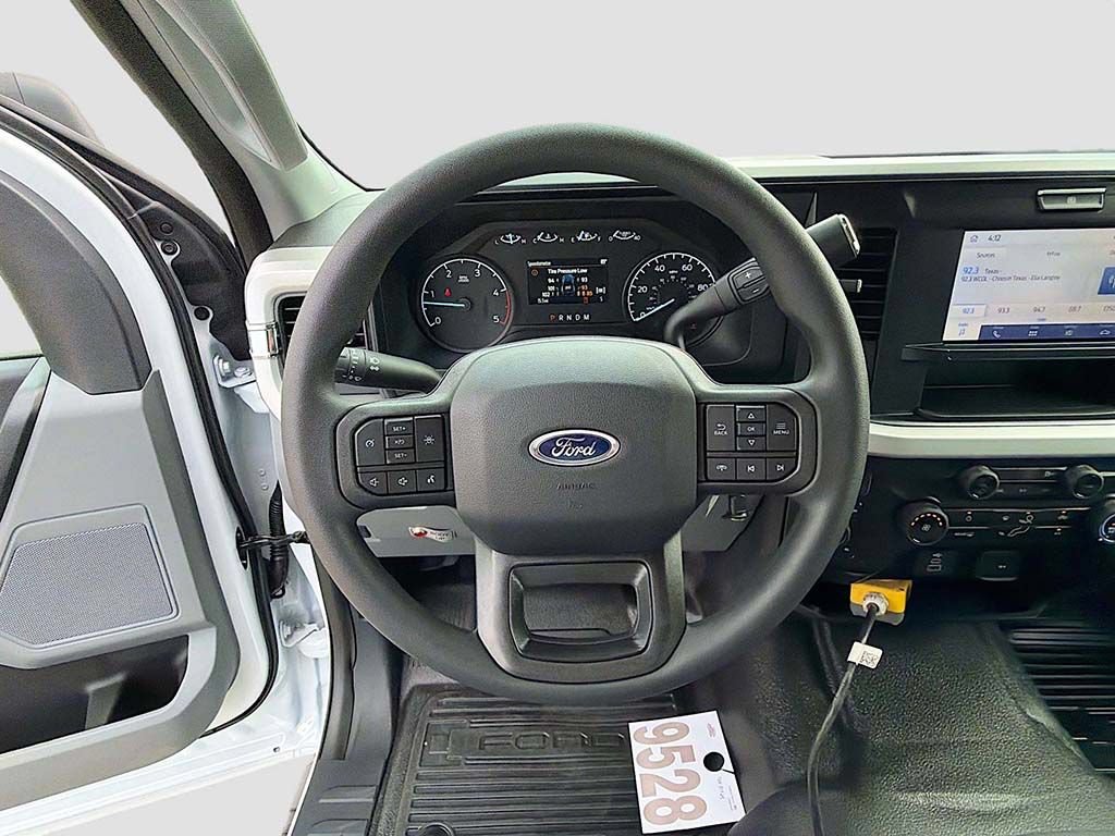 New 2026 Ford F550 4x4 Crew Cab image 27