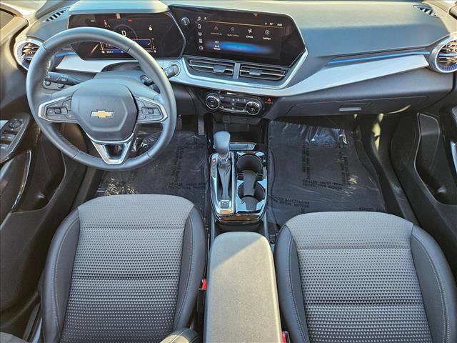 Used 2024 Chevrolet Trax LT w/ LT Convenience Package image 16