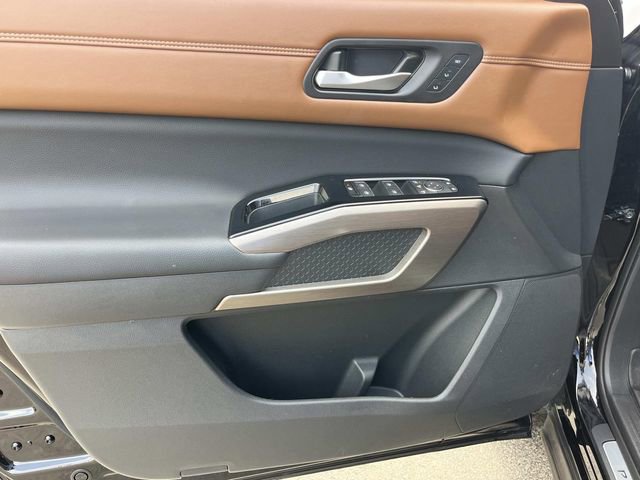 Used 2024 Nissan Pathfinder Platinum w/ Cargo Package image 28