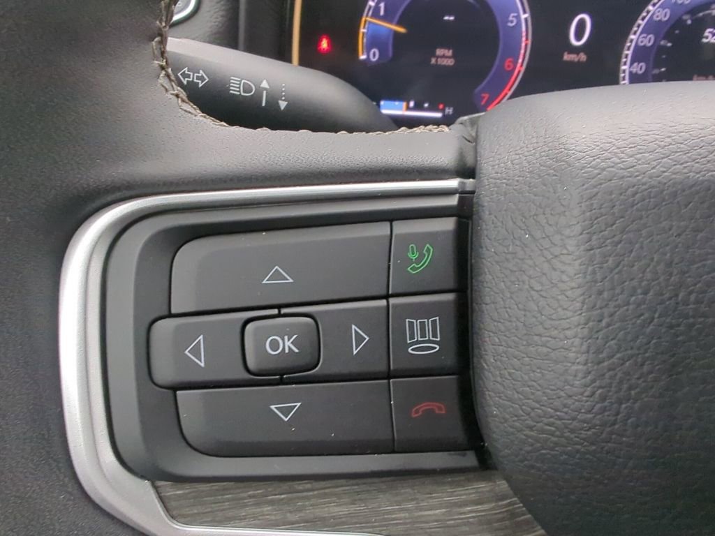 Used 2024 Jeep Wagoneer L Series III w/ Flexible Seating Group AWD/4WD image 37