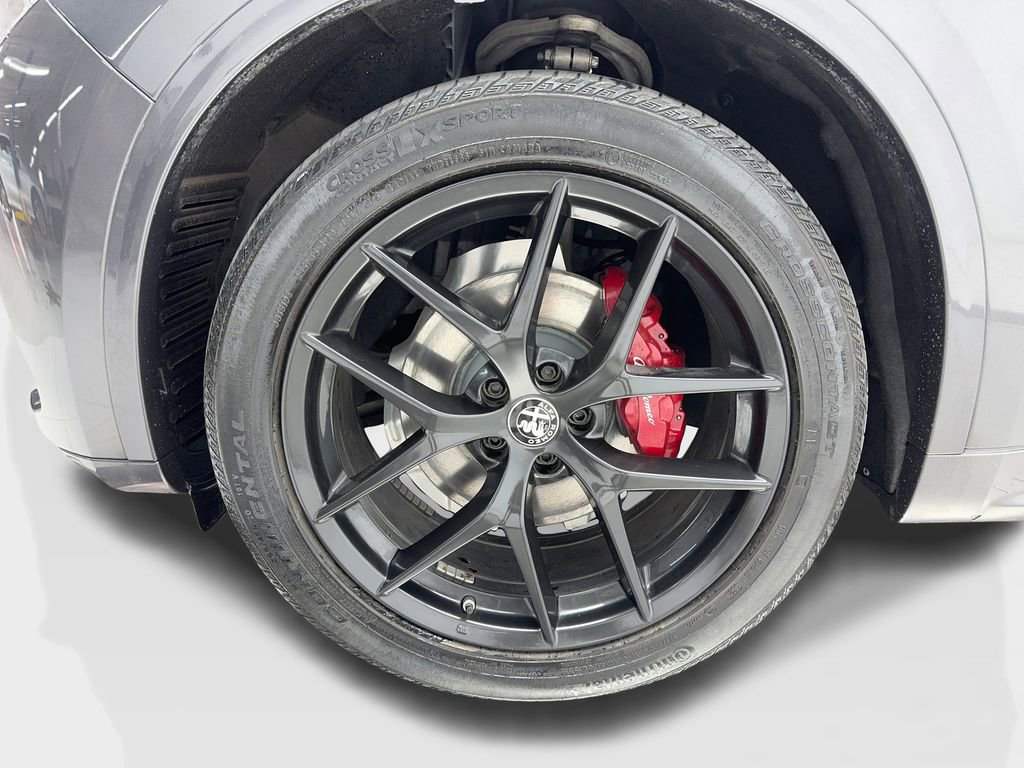 Used 2021 Alfa Romeo Stelvio Ti w/ Nero Edizione image 37