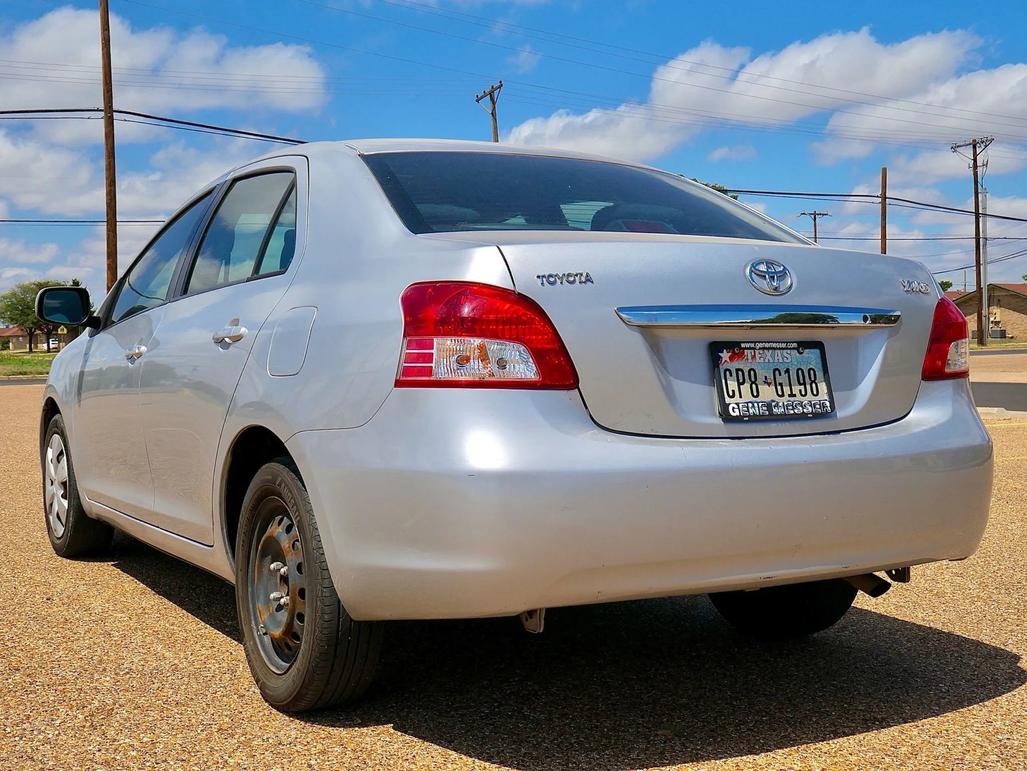 Used 2010 Toyota Yaris Sedan FWD image 9