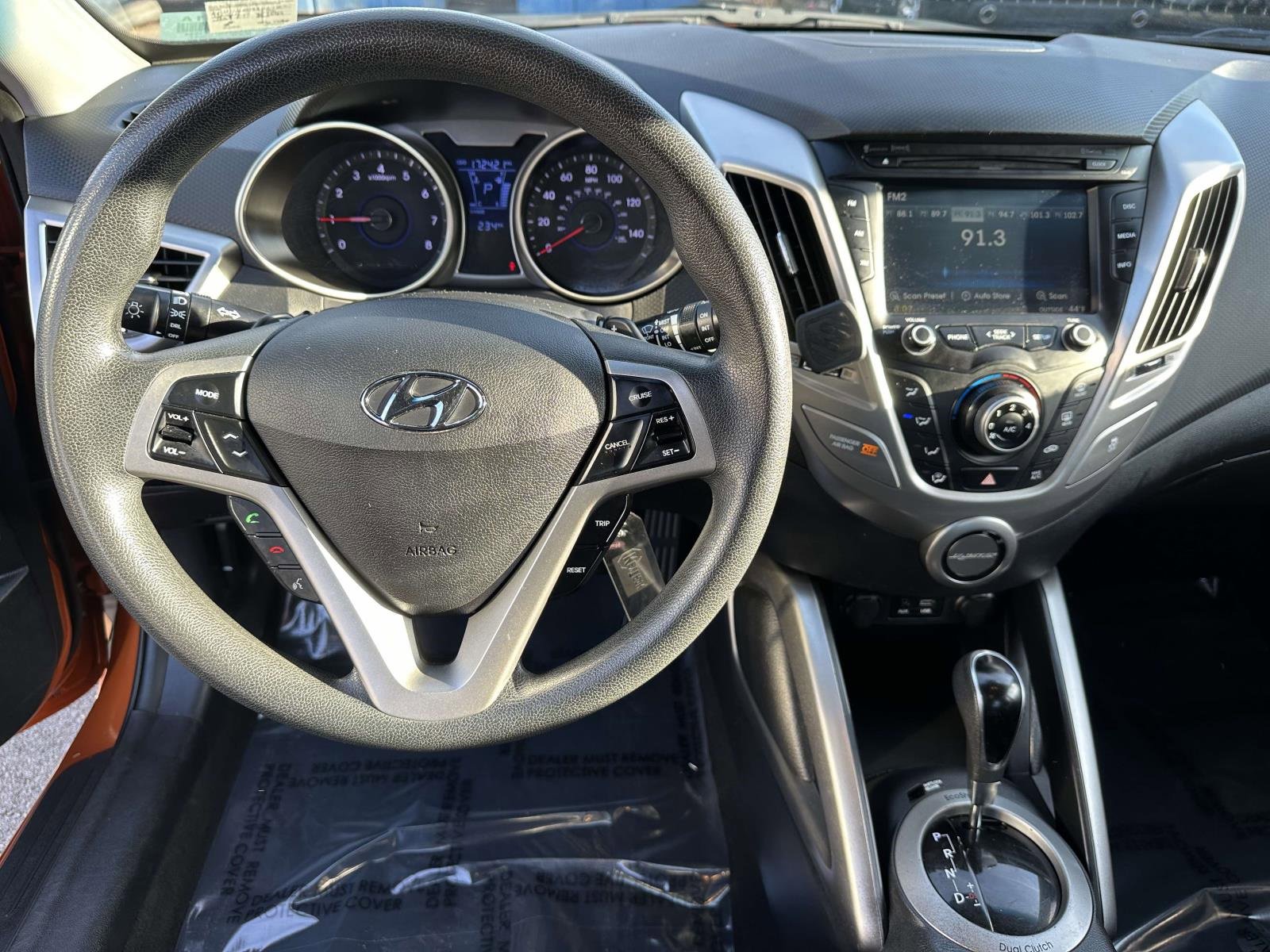 Used 2016 Hyundai Veloster image 8