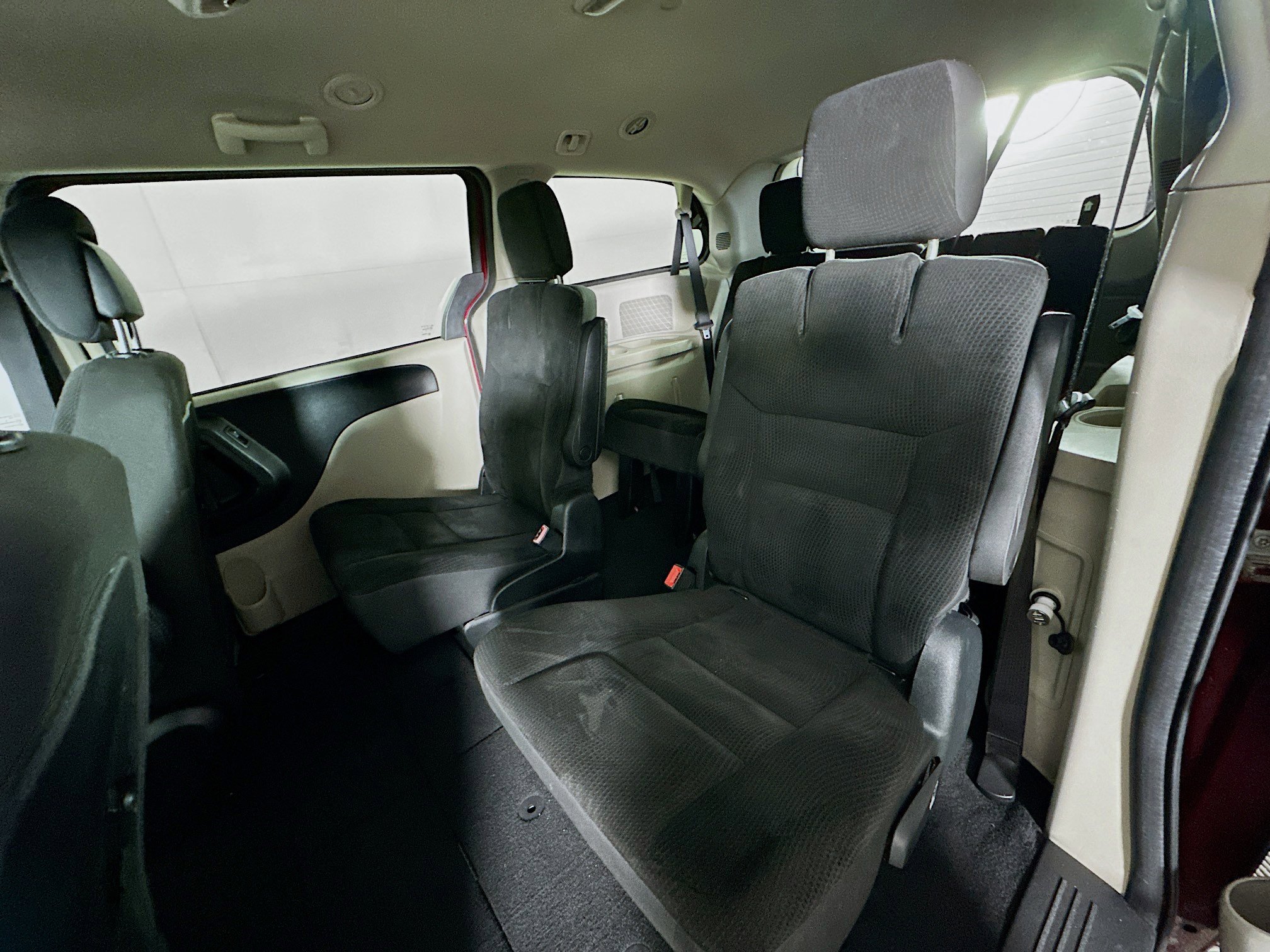 Used 2019 Dodge Grand Caravan SE image 25