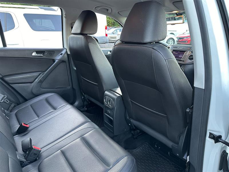 Used 2017 Volkswagen Tiguan S image 18