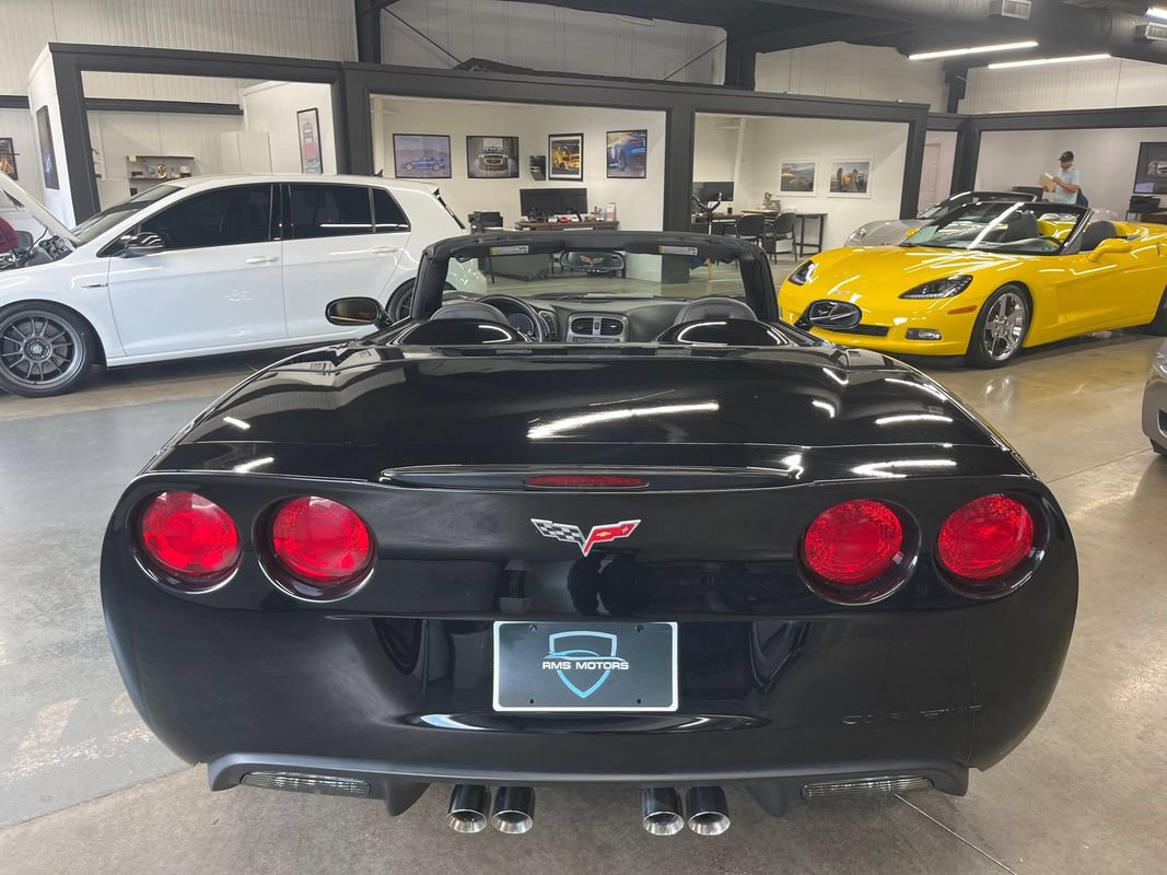 Used 2007 Chevrolet Corvette Coupe w/ Preferred Equipment Group RWD image 13