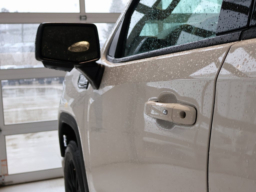 Used 2024 GMC Sierra 1500 Elevation w/ Elevation Premium Package image 10