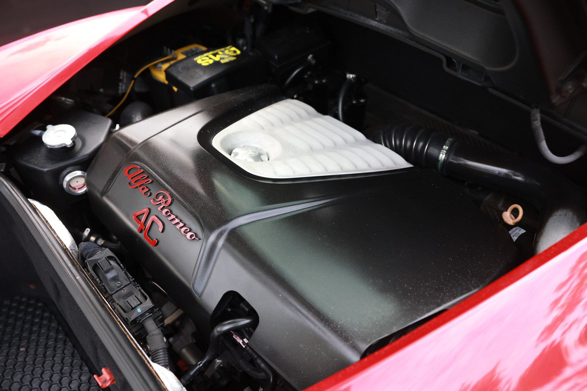 Used 2015 Alfa Romeo 4C Launch Edition w/ Convenience Group RWD image 51