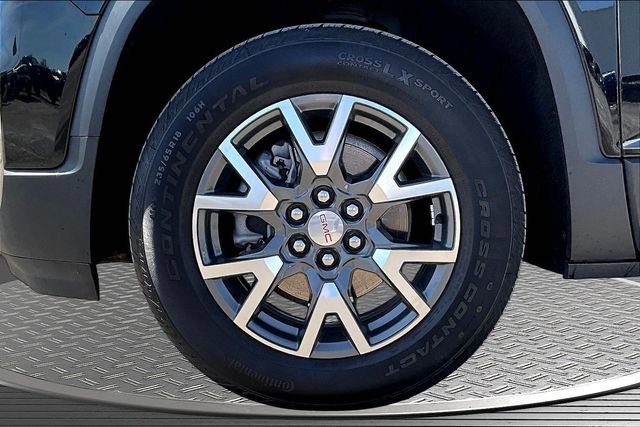 Used 2023 GMC Acadia SLE w/ Driver Convenience Package image 33