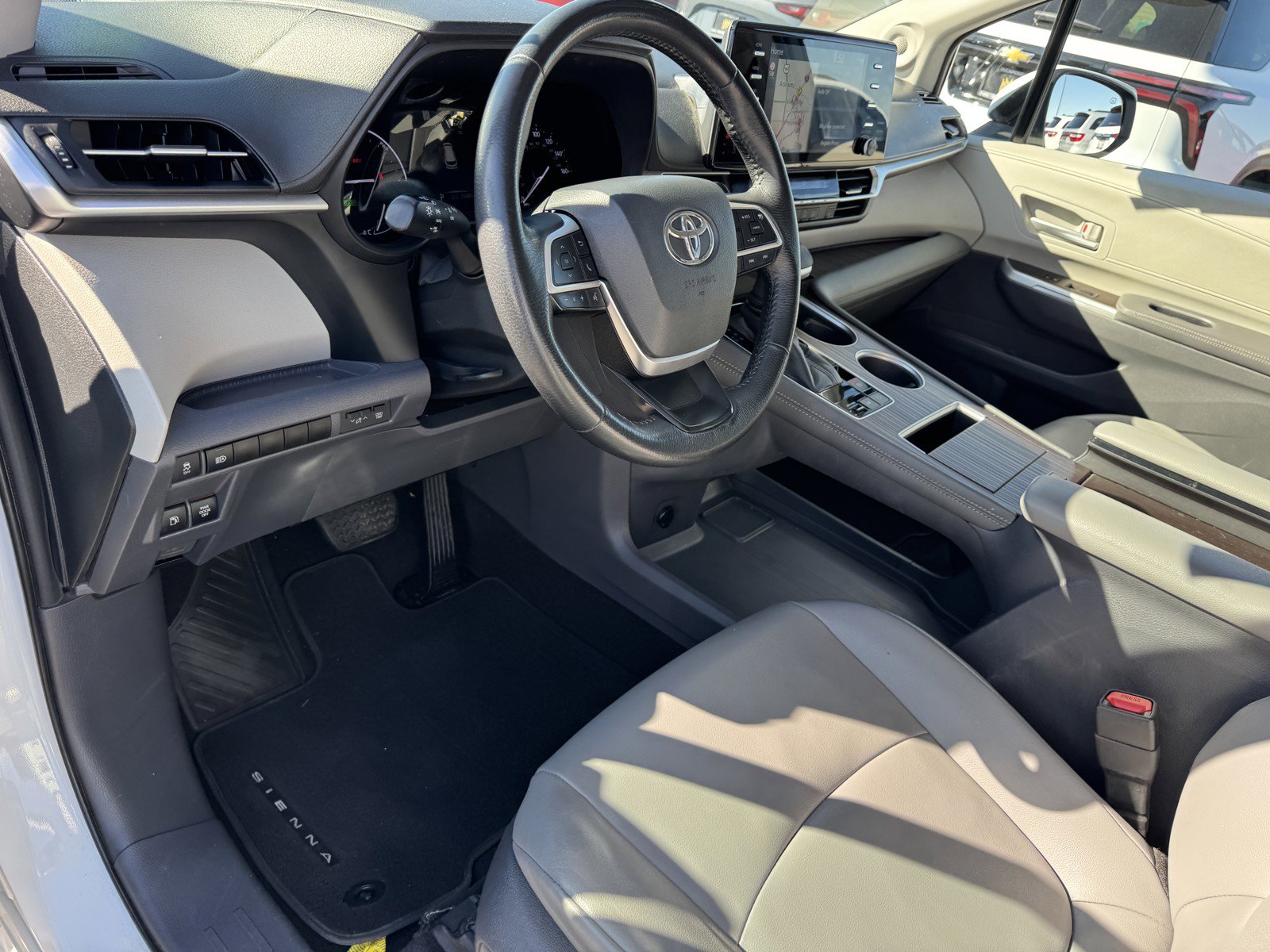 Used 2021 Toyota Sienna XLE w/ XLE Plus Package AWD/4WD image 15
