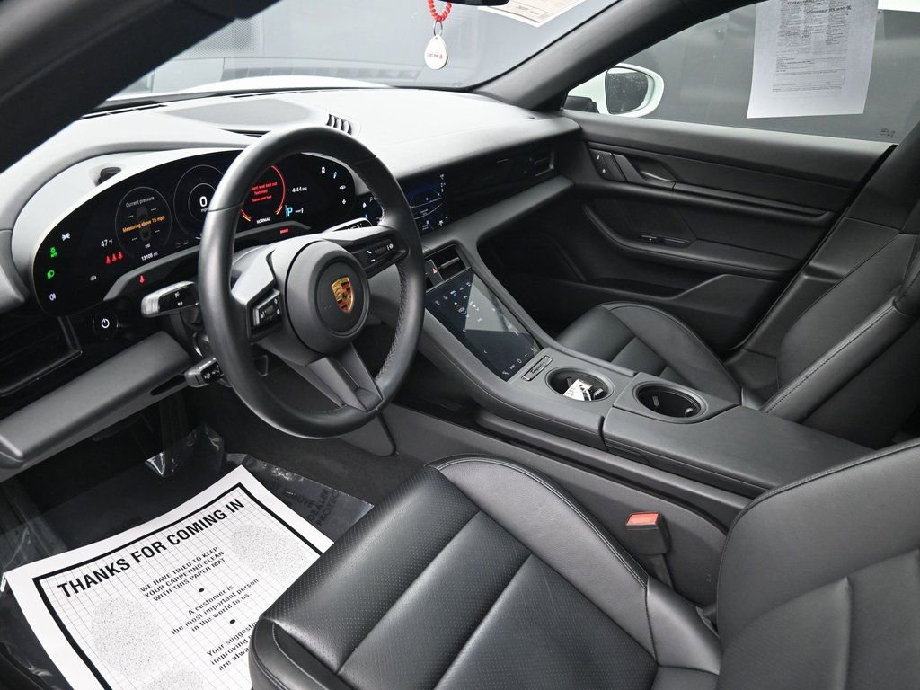 Used 2022 Porsche Taycan image 24