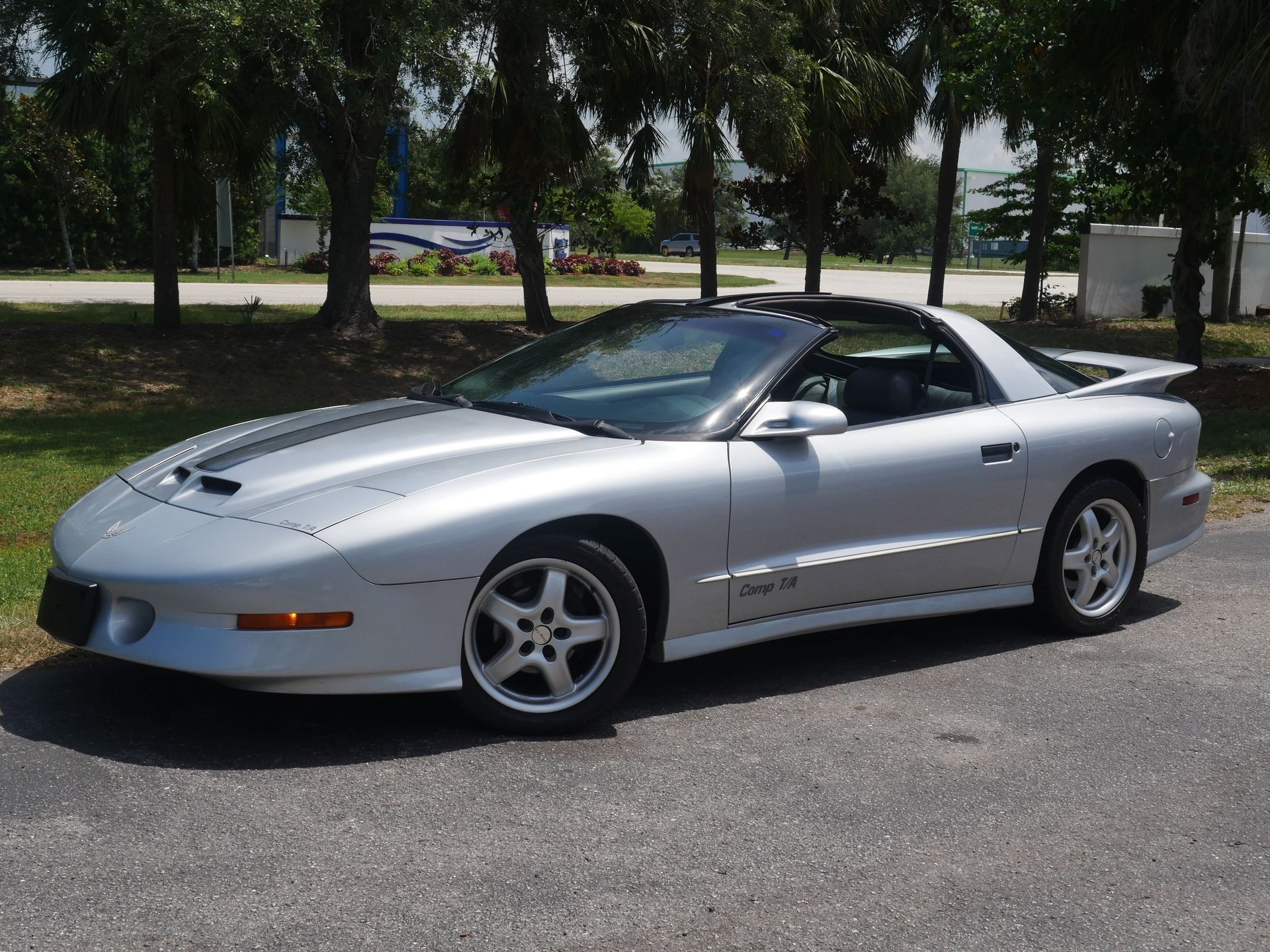 Used 1997 Pontiac Firebird Trans Am RWD image 38