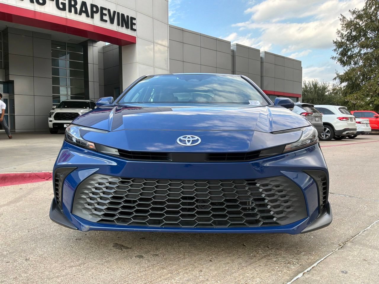 Used 2026 Toyota Camry SE FWD image 3