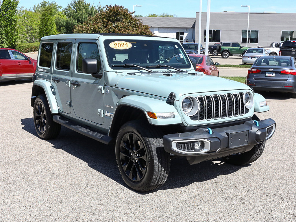 Used 2024 Jeep Wrangler Sahara w/ Technology Group image 8