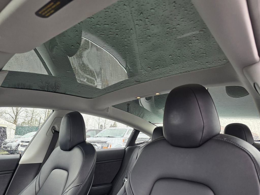 Used 2018 Tesla Model 3 Long Range RWD image 16