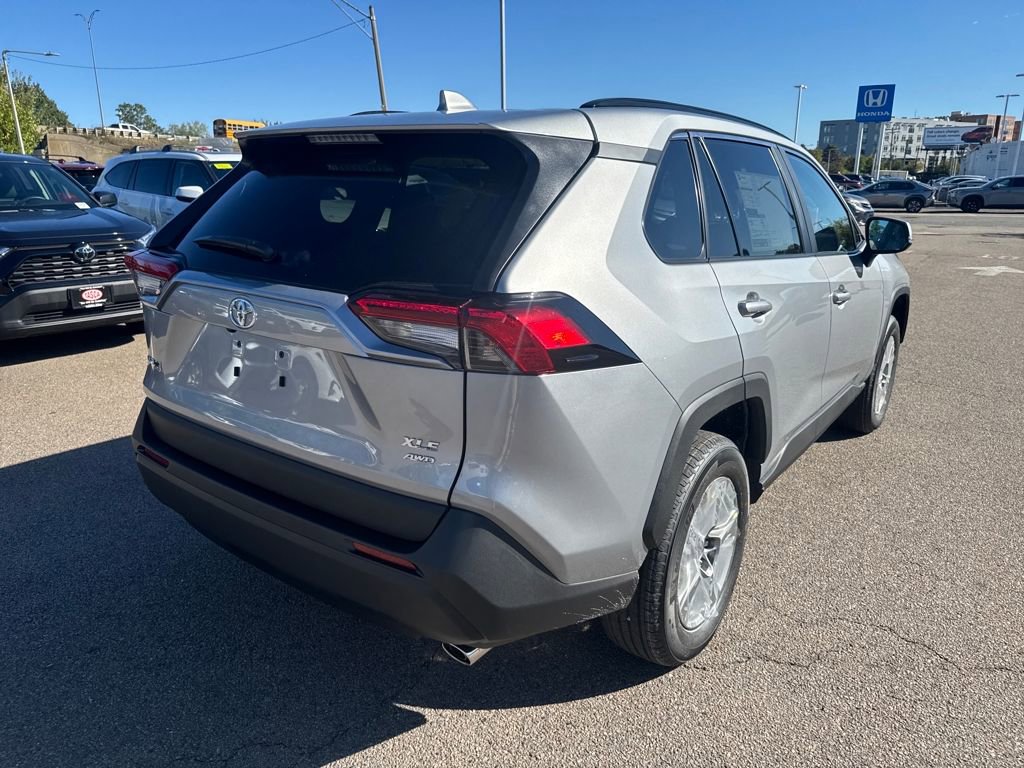New 2025 Toyota RAV4 XLE image 7