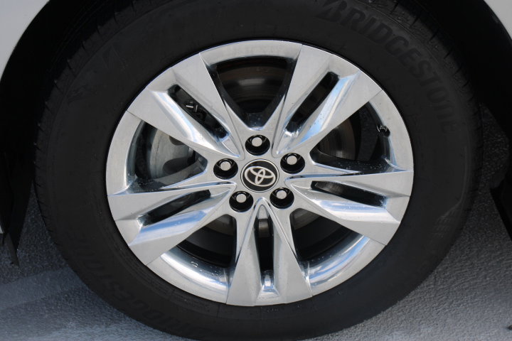 Certified 2025 Toyota Sienna Limited image 9