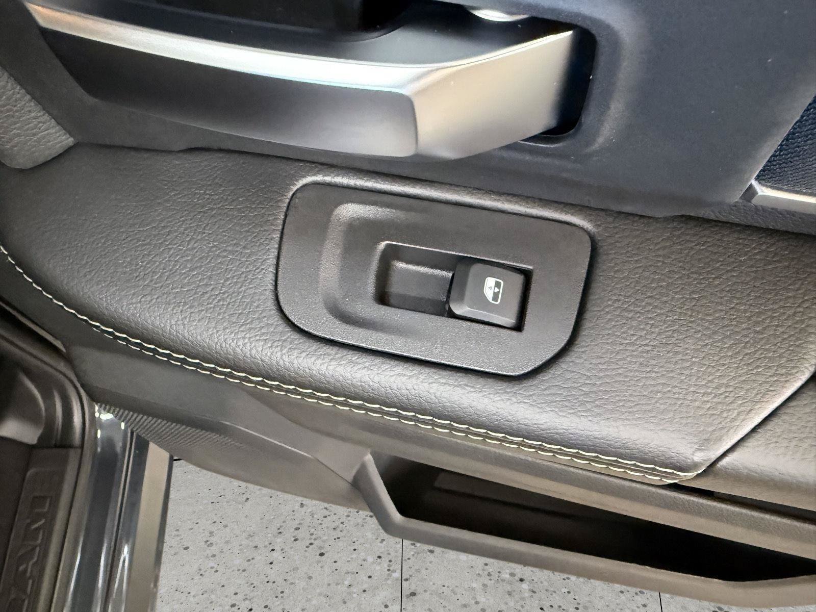New 2026 RAM 2500 Big Horn AWD/4WD image 36