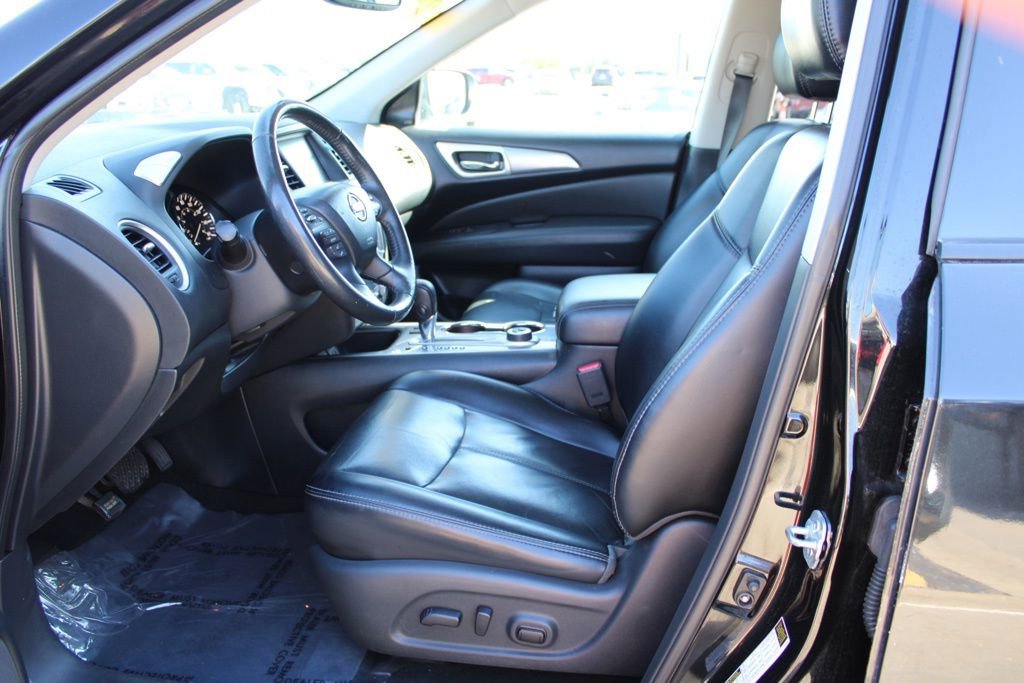 Used 2018 Nissan Pathfinder SL w/ Cargo Package image 17