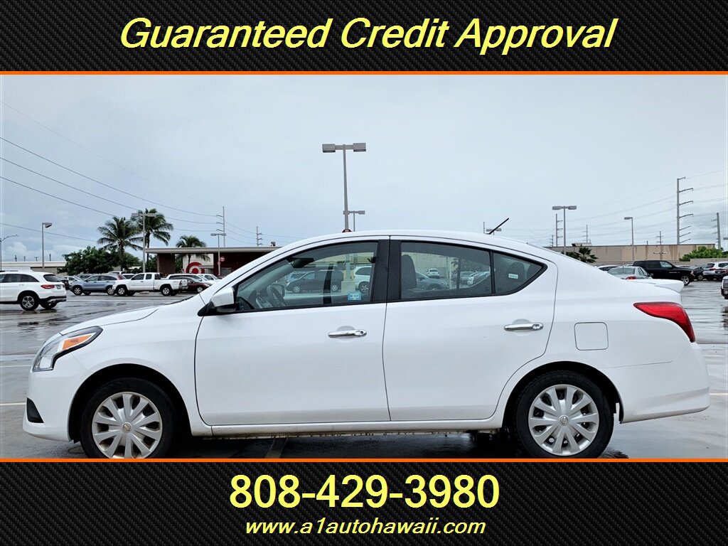 Used 2017 Nissan Versa SV FWD image 8
