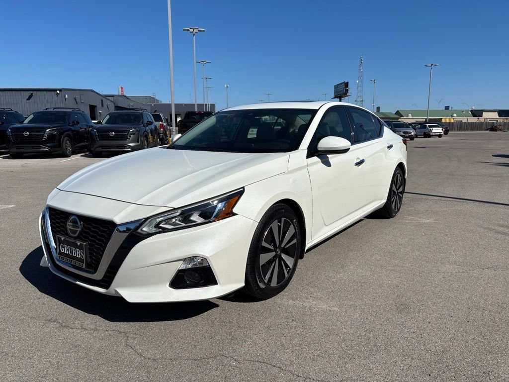 Used 2020 Nissan Altima 2.5 SL FWD image 1
