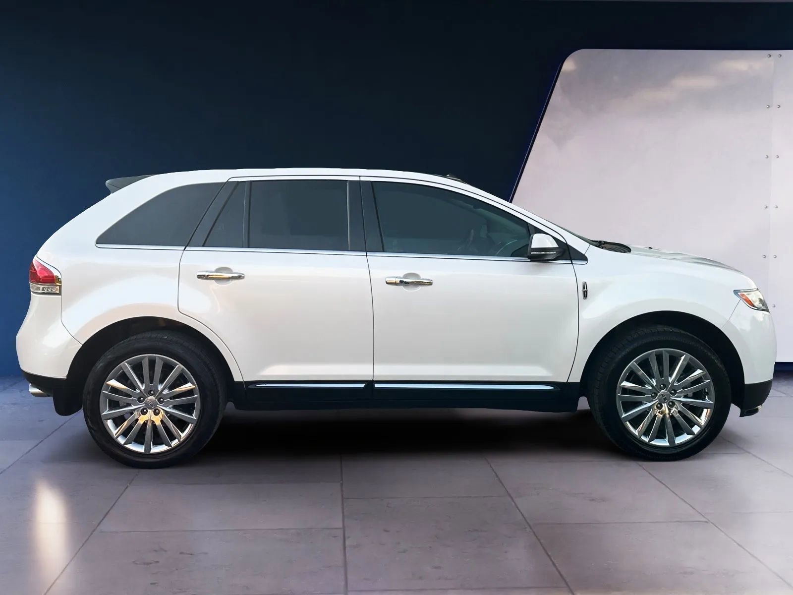 Used 2015 Lincoln MKX FWD w/ Equipment Group 102A image 6