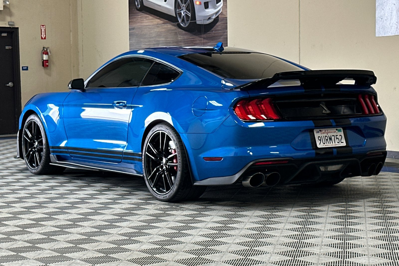 Used 2021 Ford Mustang Shelby GT500 w/ Technology Package RWD image 6