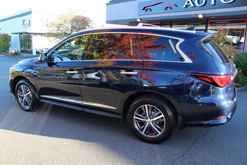 Used 2019 INFINITI QX60 Luxe w/ Essential Package image 3