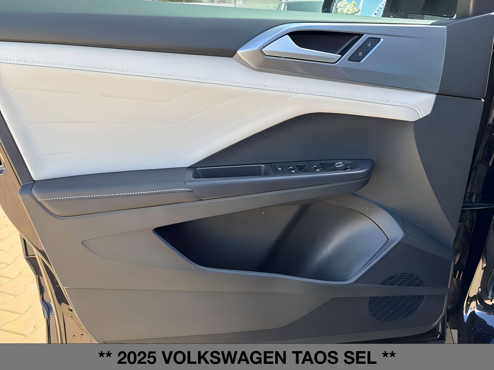 New 2025 Volkswagen Taos SEL image 13