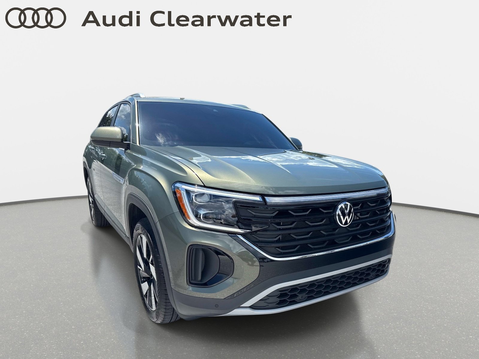 Used 2025 Volkswagen Atlas Cross Sport SE FWD image 7