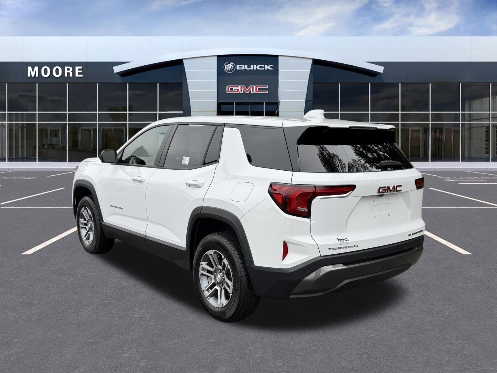 Used 2026 GMC Terrain Elevation w/ Technology Package II FWD image 5
